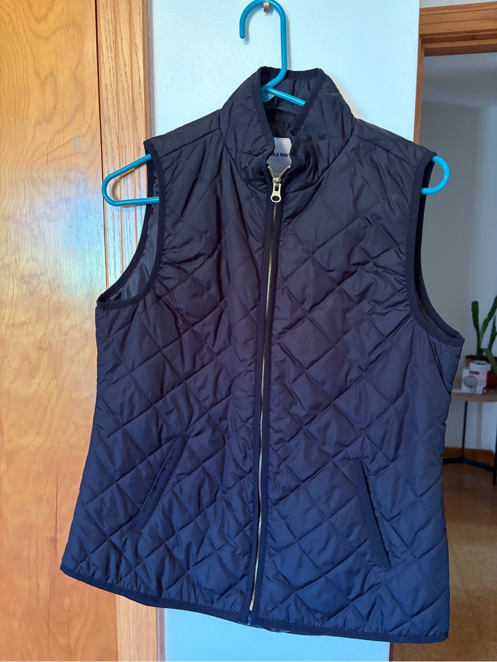 Old Navy Black Quilted Sleeveless Puffer Vest